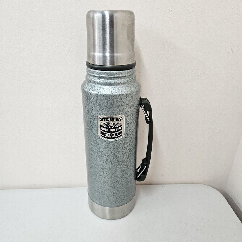CLASSIC Stanley Thermos Stainless Steel Built‎ For Life 1.1Qt/1.0 Liter. Green.
